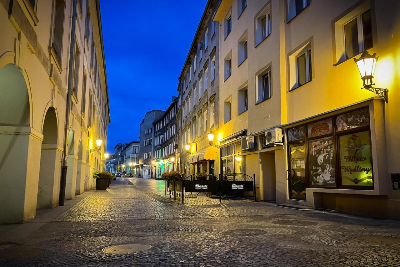 Central Perk Klodzko Exterior photo